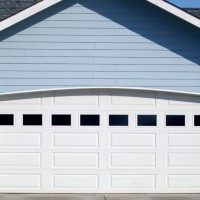 Why Experts Should Quickly Replace Damaged Overhead Garage Doors in Fort Myers Homes