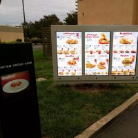 Why QSR’s are moving away from old style drive thru menus to digital drive thru menu solutions?
